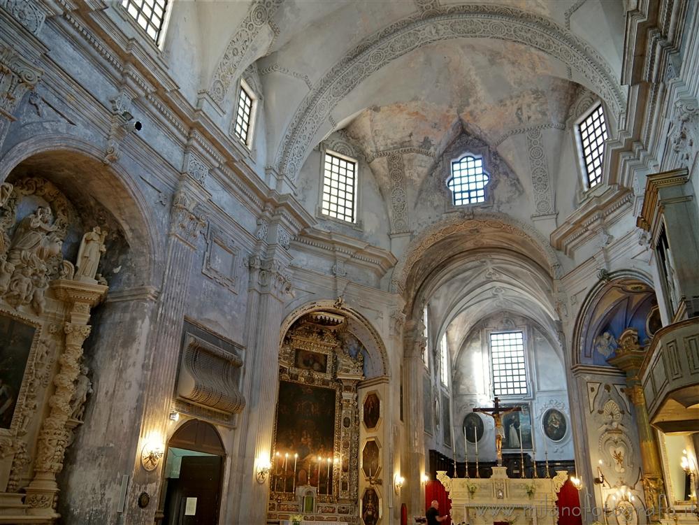 Gallipoli (Lecce) - Dettaglio dell'interno di San Domenico al Rosario